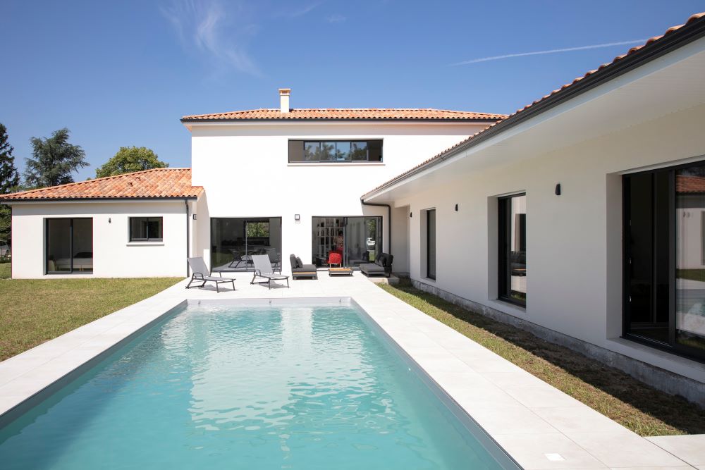 Maison contemporaine en Dordogne avec piscine