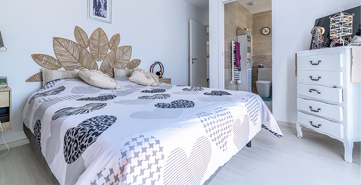 Chambre parentale d'une maison neuve en Dordogne