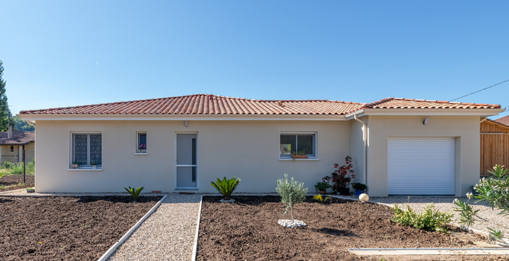 Maison moderne de plain pied avec garage à Lalinde