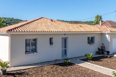 Maison 3 chambres et garage à Lalinde : un plain-pied lumineux